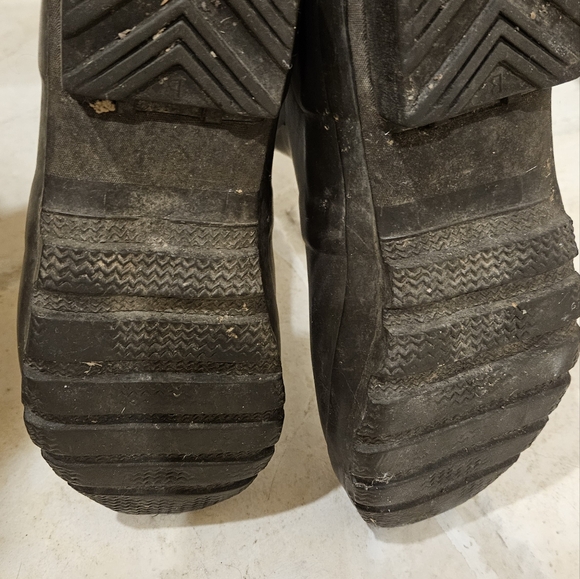 Hunter rain boots with socks - Picture 5 of 6